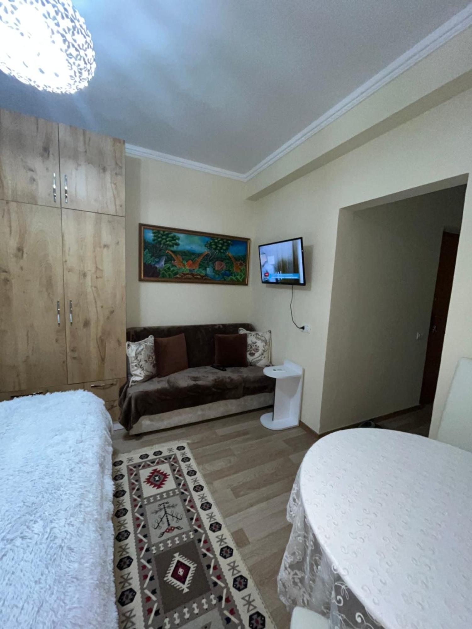 Appartement Evis House à Tirana Extérieur photo